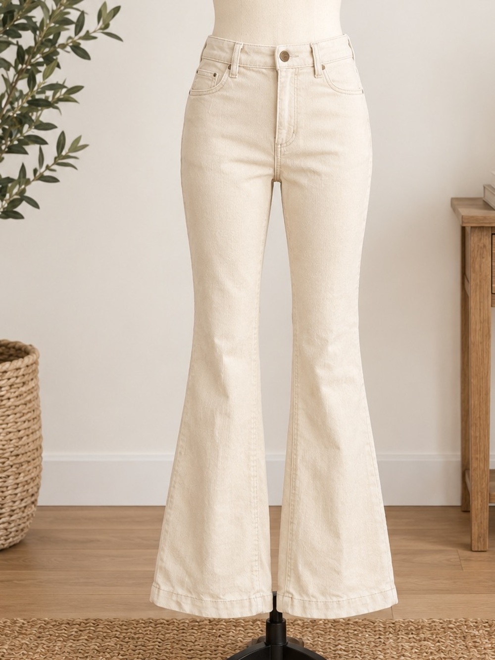 DL1961 Rachel Flare Pants Size 28 Eggshell Ivory Ultra High Rise Instasculpt
